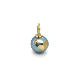 Pearl pendant