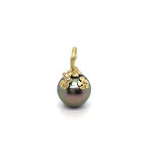 Pearl pendant