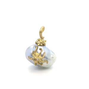 Pearl pendant