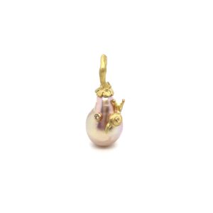 Pearl pendant