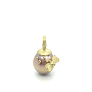Pearl pendant