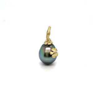 Pearl pendant