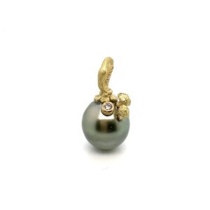 Pearl pendant